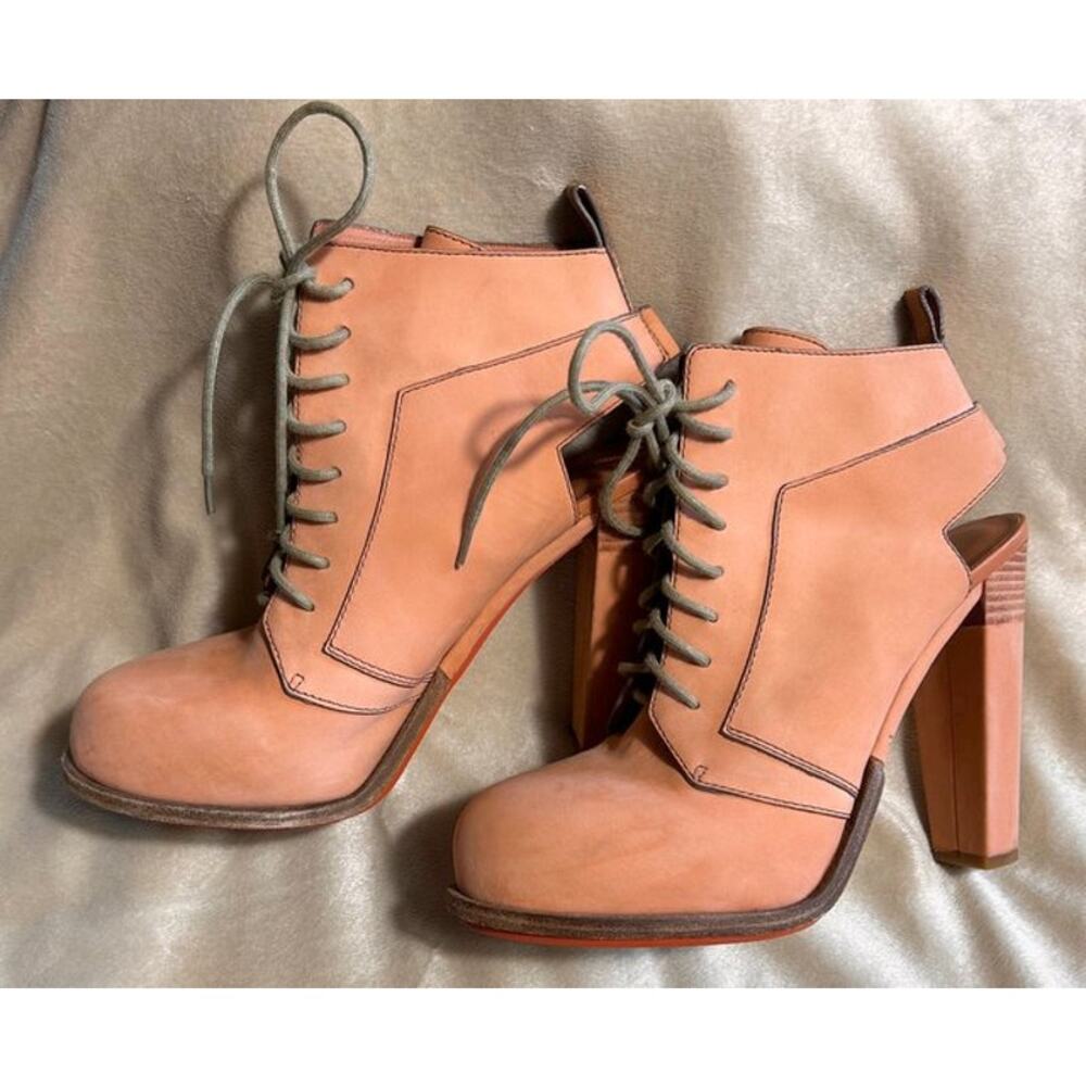 Alexander Wang ‘Dakota’ Lace-Up Booties size 40 (US 10) in Apricot Nubuck BOHO